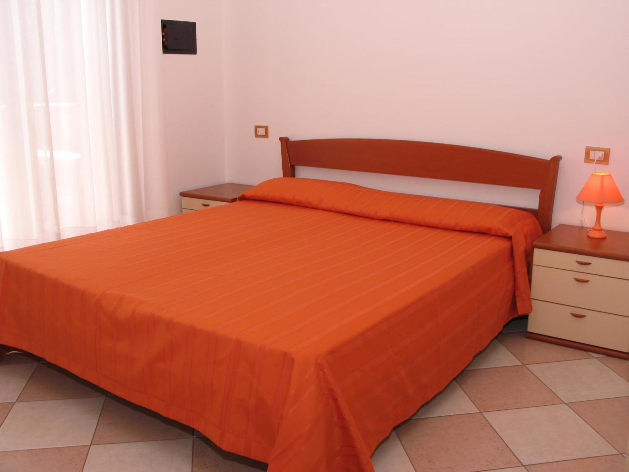 Family Apartments Residence Trieste Lido di Jesolo Eksteriør billede